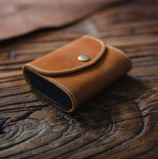 亀登鞄製作所 クレカケース ブルー